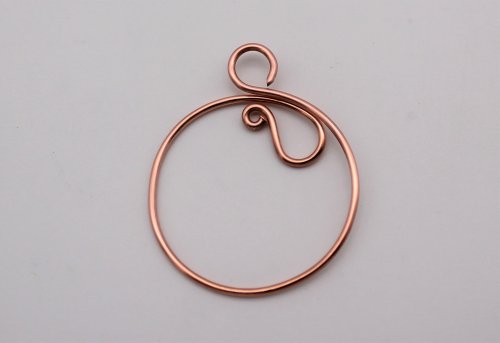 Abby Hook's Jasmine Pendant - Form the bail loop, Contemporary Wire Jewelry, Coiling, Coiling Wire, Wire Coiling, Loops, Wire Loop, Wrapped Wire Loop, make a loop